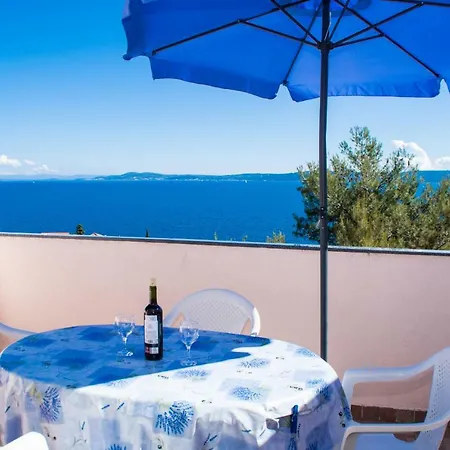 Anamarija Apartman *